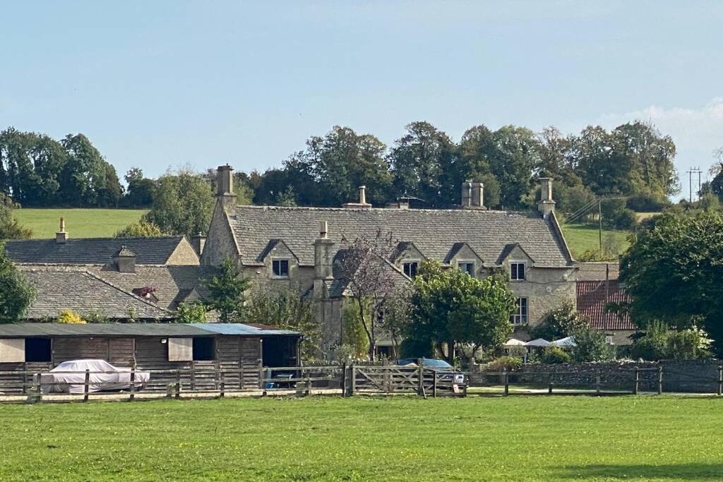 Appartamento The Old Manor Coach House Cirencester Esterno foto