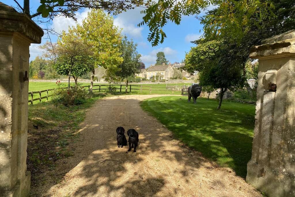 Appartamento The Old Manor Coach House Cirencester Esterno foto
