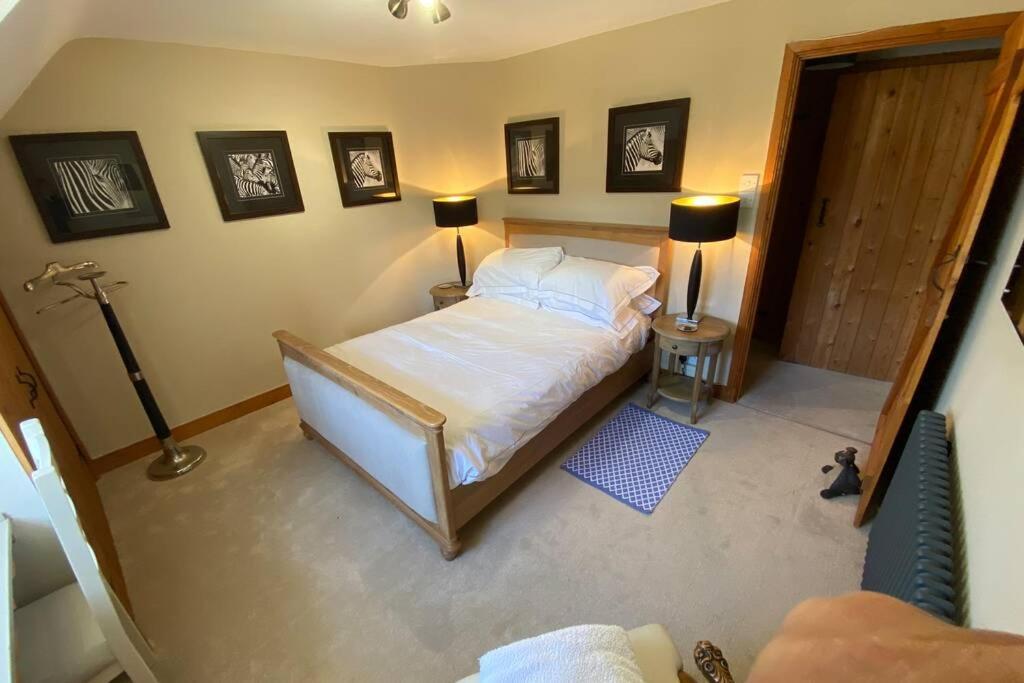 Appartamento The Old Manor Coach House Cirencester Esterno foto