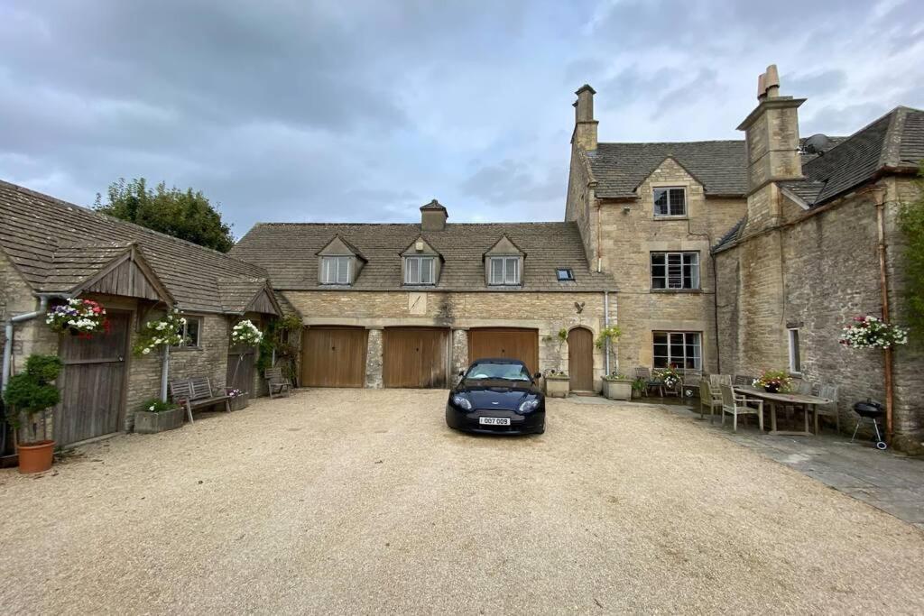 Appartamento The Old Manor Coach House Cirencester Esterno foto