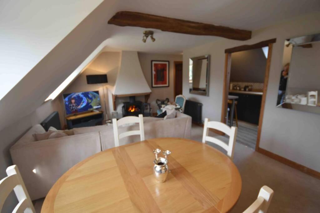 Appartamento The Old Manor Coach House Cirencester Esterno foto