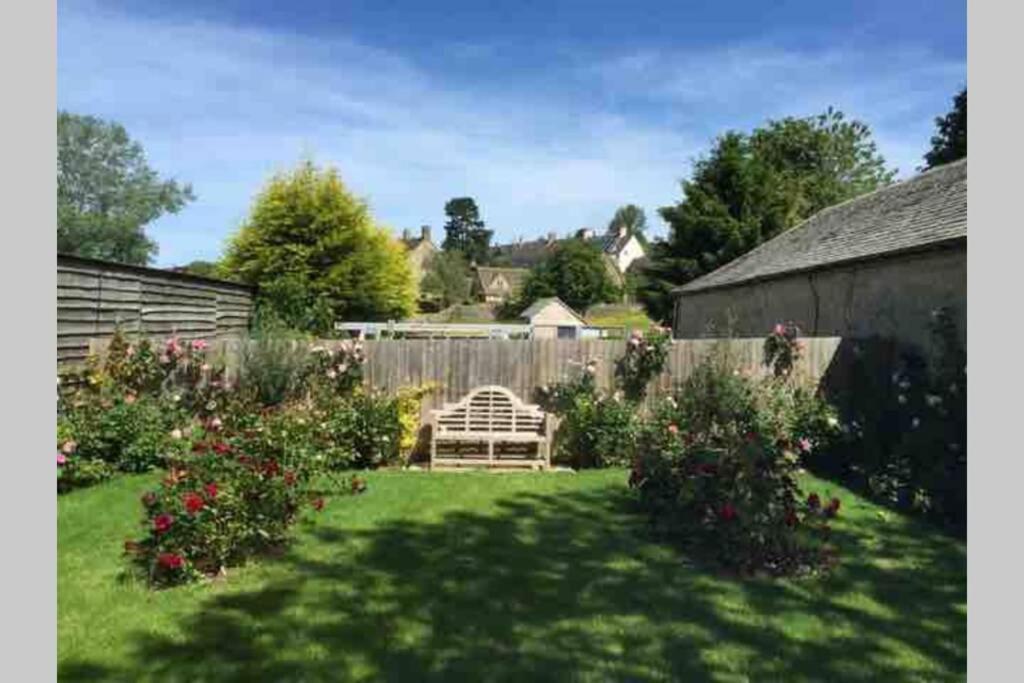 Appartamento The Old Manor Coach House Cirencester Esterno foto