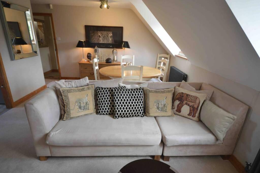 Appartamento The Old Manor Coach House Cirencester Esterno foto