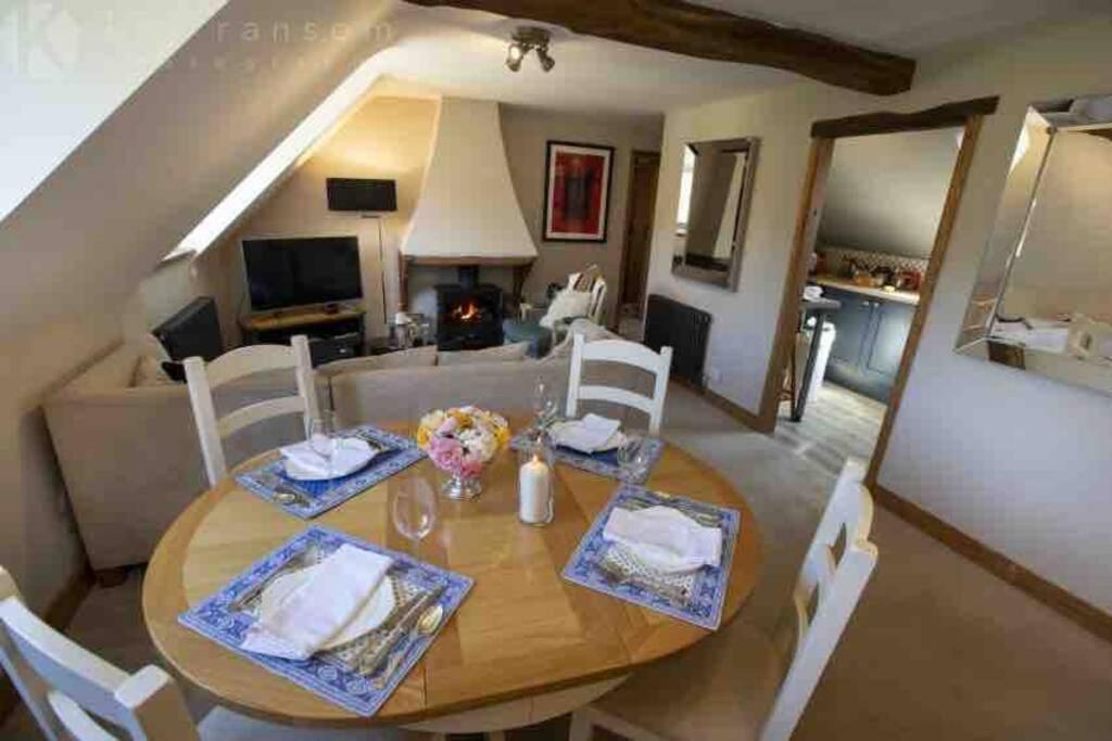 Appartamento The Old Manor Coach House Cirencester Esterno foto