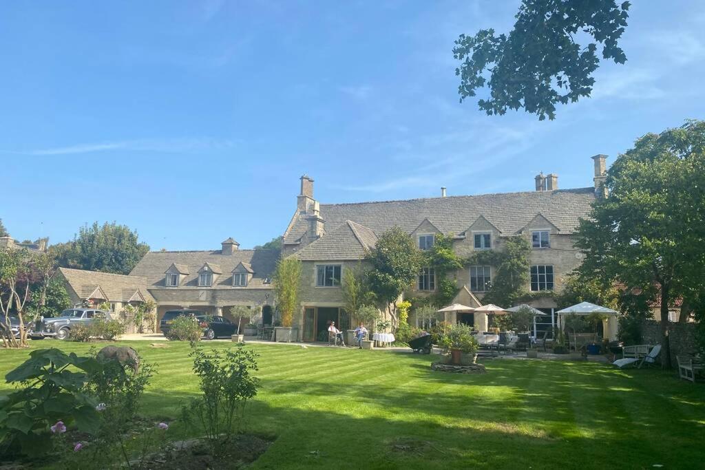 Appartamento The Old Manor Coach House Cirencester Esterno foto