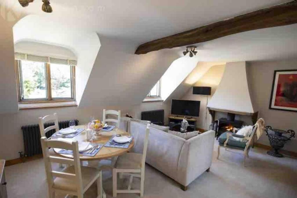 Appartamento The Old Manor Coach House Cirencester Esterno foto