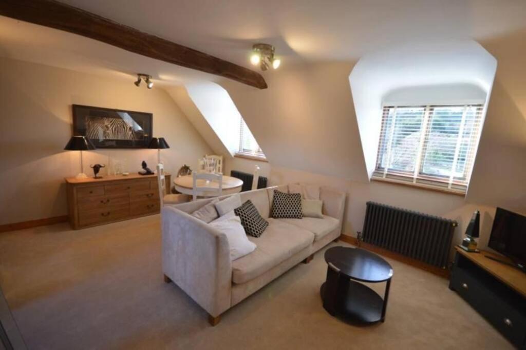 Appartamento The Old Manor Coach House Cirencester Esterno foto