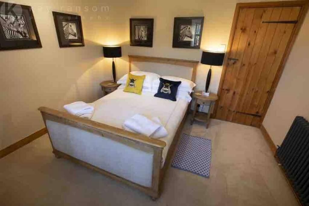 Appartamento The Old Manor Coach House Cirencester Esterno foto
